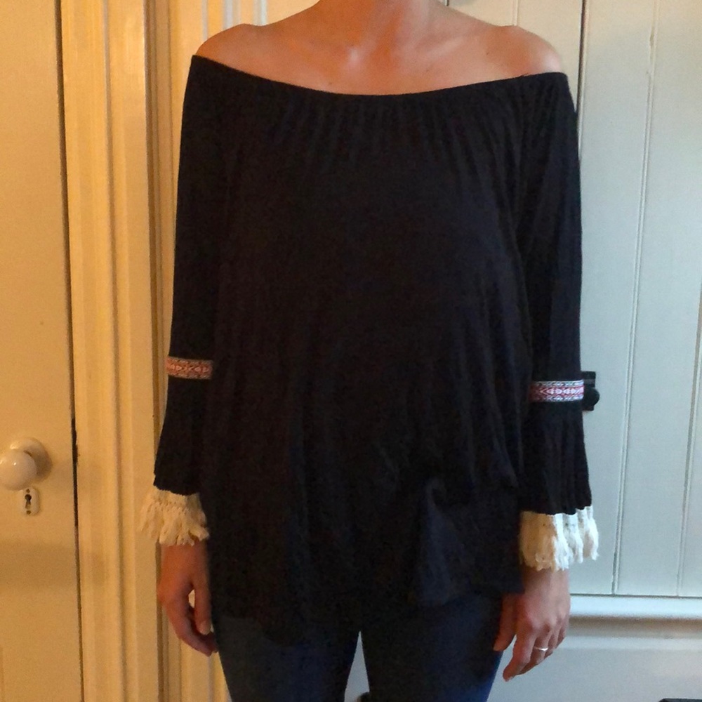 Miin Shoulder Hippie Top